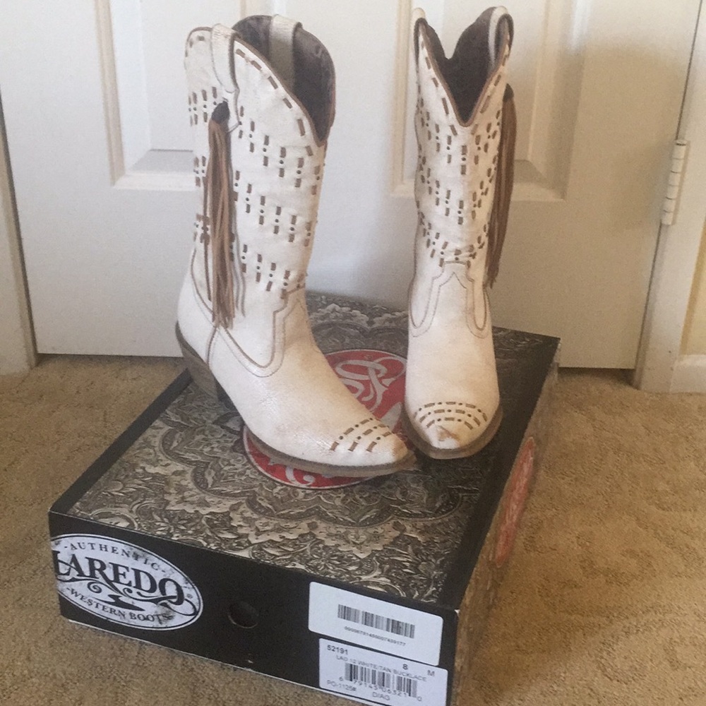 Laredo White/tan buck lace size 8 cowboy boots
